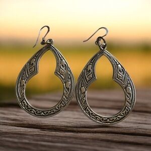 Elegant Silver Teardrop Earrings